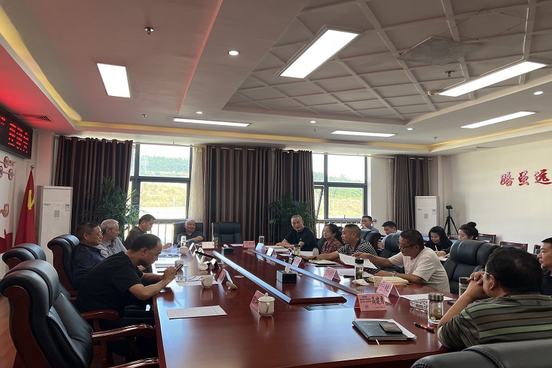 路橋集團(tuán)召開“共建三十載，同行筑路夢(mèng)”座談會(huì)