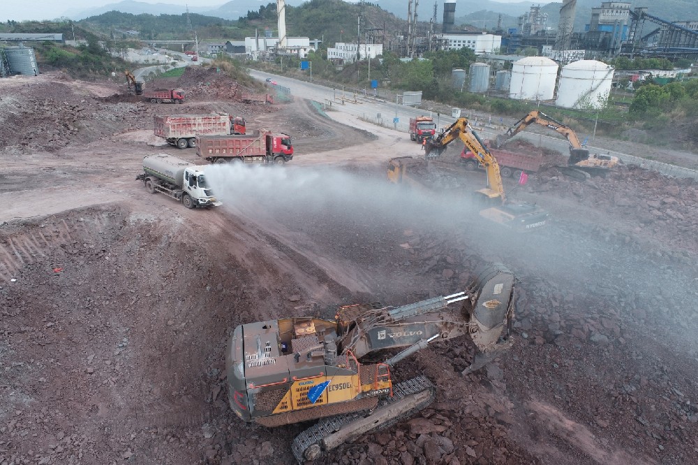 不停工、不斷檔，假期建設(shè)忙！